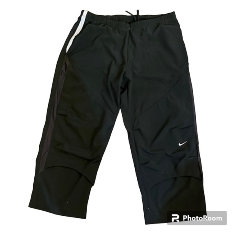 NIKE Dri-Fit Black Capri Pants Reflective‎ Lightweight Pockets Size Medium